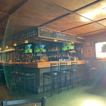 8th Street Ale House - Bar - Pubs Near Me - Hoquiam, Washington