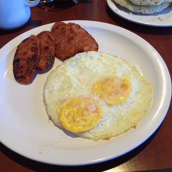 Eggs 'n Things - Waikiki Beach Eggspress - Portuguese Sausage n Eggs - Breakfast & Brunch Near Me - Honolulu, Hawaii