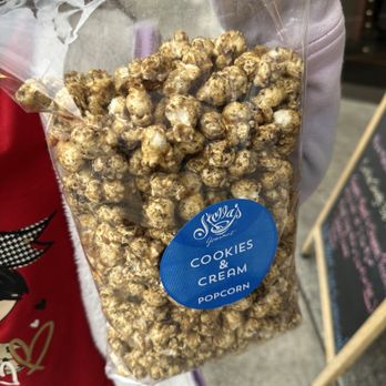 It's It Ice Cream Outlet - Cookies and Cream Popcorn - Ice Cream & Frozen Yogurt Near Me - Suisun City, California It's It Ice Cream Outlet - Cookies and Cream Popcorn - Ice Cream & Frozen Yogurt Near Me - Suisun City, California
