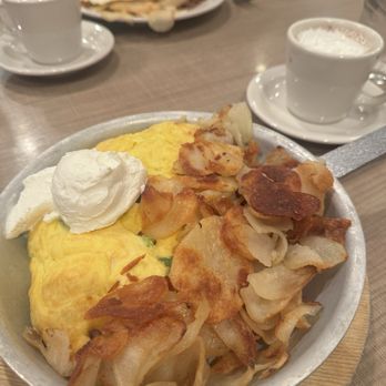Lou Mitchell's - Breakfast & Brunch Near Me - Chicago, Illinois Lou Mitchell's - Breakfast & Brunch Near Me - Chicago, Illinois