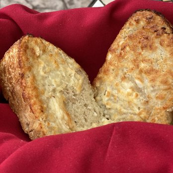 Robins Restaurant - Garlic Bread....ahhhmazimg! - New American Near Me - Cambria, California