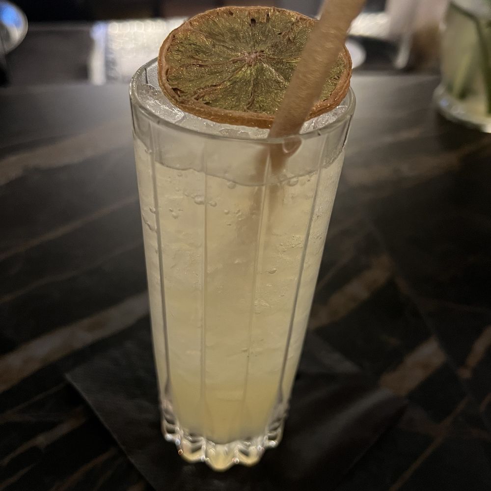 Le Chick - Go for gold - Cocktail Bars Near Me - Miami, Florida Le Chick - Go for gold - Cocktail Bars Near Me - Miami, Florida