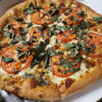 DoubleDave's Pizzaworks - Margherita pizza!! As soon as the box opened, the basil just jumped out... amazing! - Pizza Near Me - Round Rock, Texas