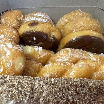 Ronald's Donuts - Fresh regular and fancy donuts - Donuts Near Me - Las Vegas, Nevada Ronald's Donuts - Fresh regular and fancy donuts - Donuts Near Me - Las Vegas, Nevada