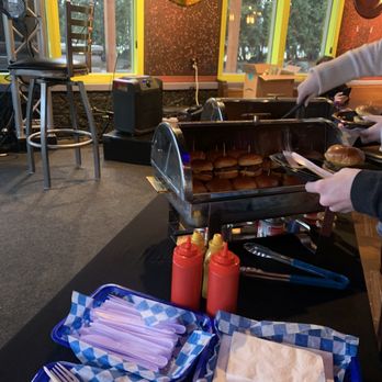 Lightning Rounds - Sliders, Wings, and Mac n cheese - Burgers Near Me - Lapeer, Michigan