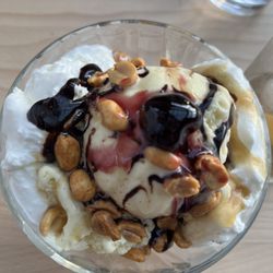 Wooden City Tavern At Greenlake - Brownie sundae