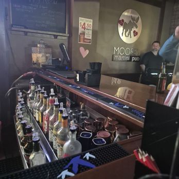 Moose's Martini Pub - Dj - Cocktail Bars Near Me - Dearborn, Michigan