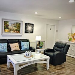 Balboa Cottages