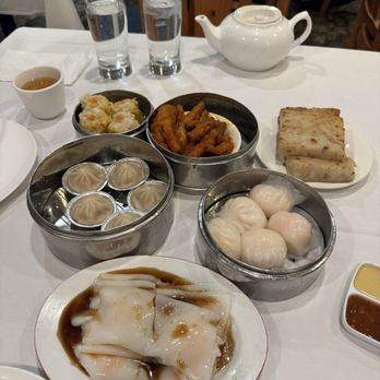 Golden Dragon Restaurant - Shrimp Rice Rolls, Har Gow, xiao long bao, Chicken Feet, shu Pork Siu Mai - Dim Sum Near Me - Los Angeles, California Golden Dragon Restaurant - Shrimp Rice Rolls, Har Gow, xiao long bao, Chicken Feet, shu Pork Siu Mai - Dim Sum Near Me - Los Angeles, California