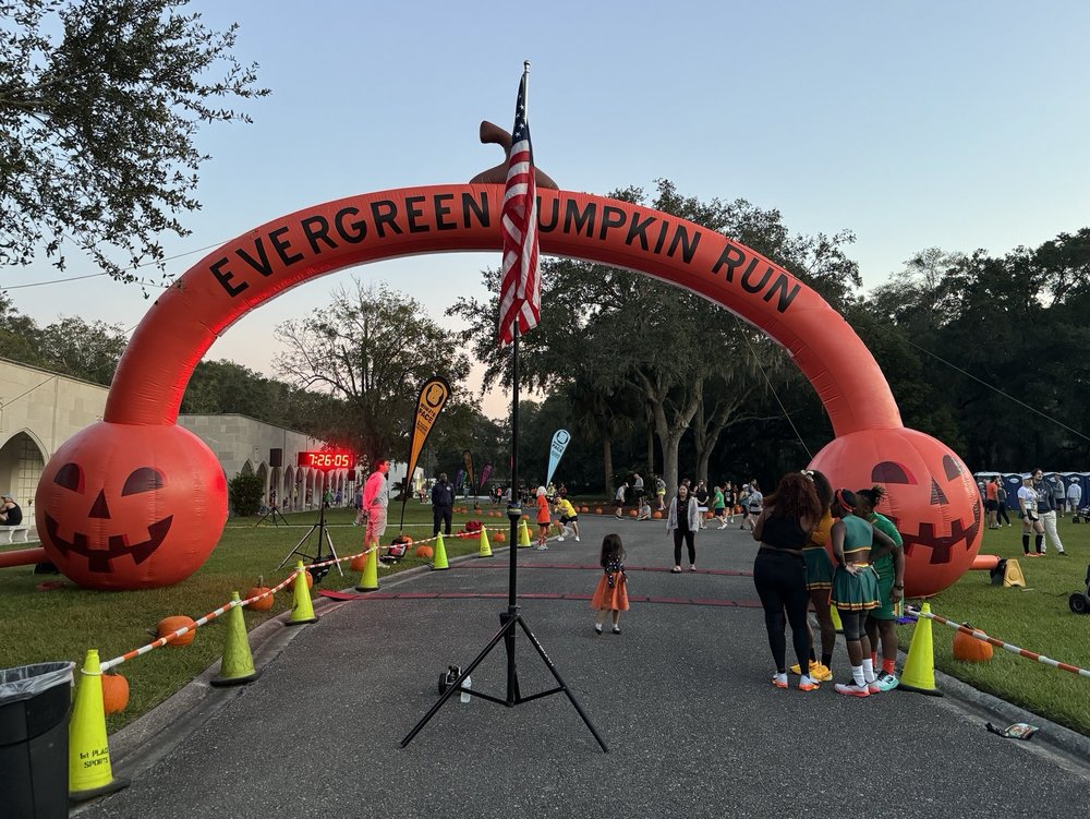 Evergreen Pumpkin Run Logo