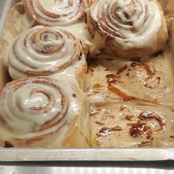 Cinnabon - Frosted goodness