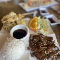 Beef Teriyaki and Tempura Combo Lunch: Good portion, dipping sauce is yummy Beef Teriyaki and Tempura Combo Lunch: Good portion, dipping sauce is yummy