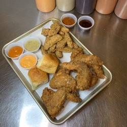 Saucin It Up Fried Chicken - Whole wings!