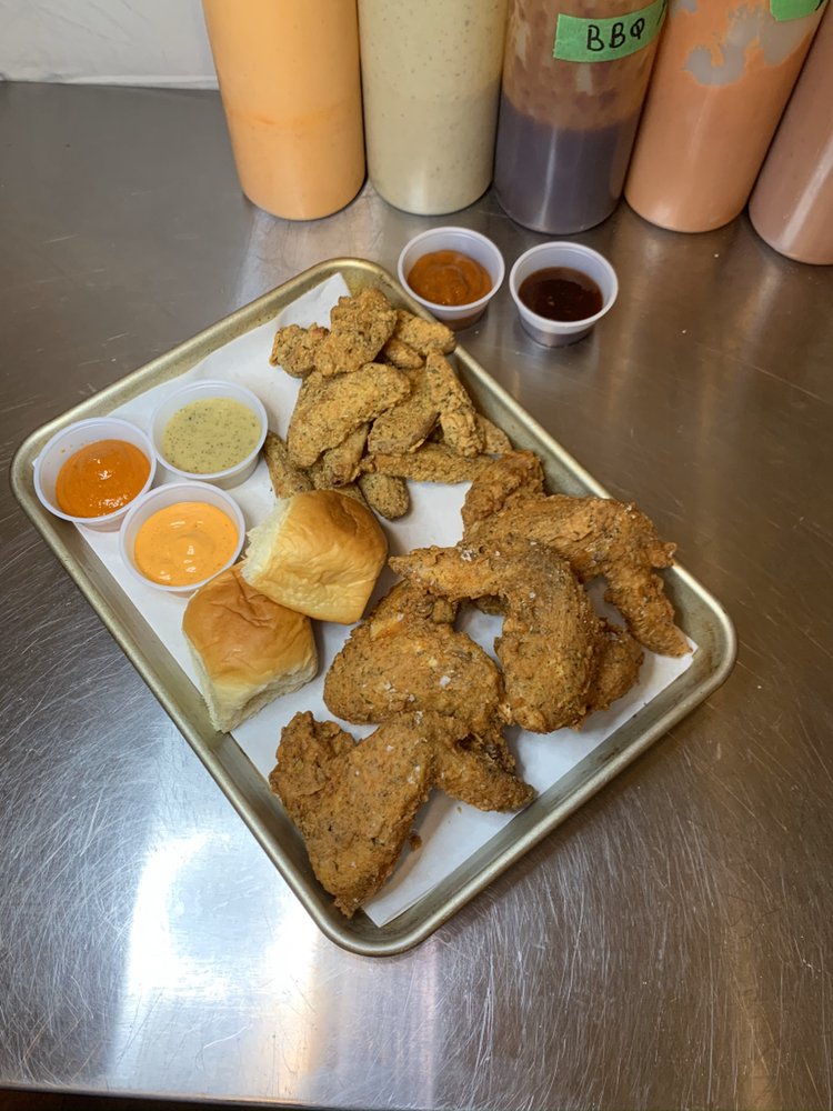 SAUCIN IT UP FRIED CHICKEN Updated August 2024 764 W Colden Ave, Los Angeles, California
