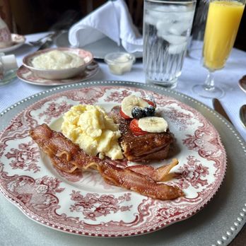 The Burn Luxury Inn - Breakfast at The Burn - Hotels Near Me - Natchez, Mississippi The Burn Luxury Inn - Breakfast at The Burn - Hotels Near Me - Natchez, Mississippi