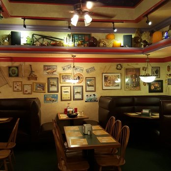 Monical’s Pizza - the dining room of a restaurant - Pizza Near Me - Pontiac, Illinois