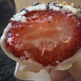 Benjamin’s Sweets - Inside view of chocolate dipped large strawberry - Desserts Near Me - Urban Honolulu, Hawaii