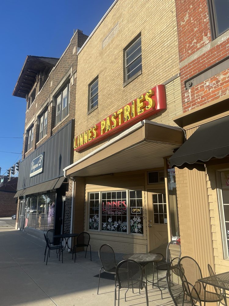 Linne's Bakery and Cafe Logo