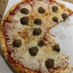 Doe's - Meatball pizza 3-31-23