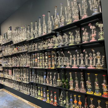 SMOKE TIMES - Updated January 2025 - 30 Photos - 207 N Providence