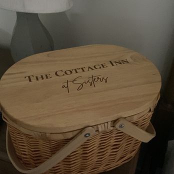 The Cottage Inn at Sisters  - Breakfast! - Hotels Near Me - Sisters, Oregon