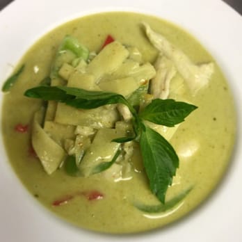 Ginger Thai Restaurant - Green curry with chicken - Thai Near Me - Dallas, Texas