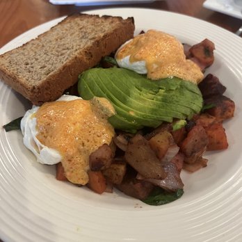 Blue's Egg + Bakery - Veggie hash and cheddar hash brown - Breakfast & Brunch Near Me - Milwaukee, Wisconsin