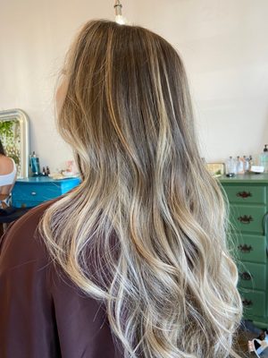アイケア salon 目もとケアのパイオニア”アクシージアから、瞳に煌めきを贈る