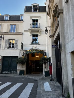 Villa Beaumarchais by null