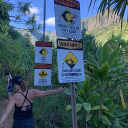 Hanakapi'ai Falls - Lots of water crossings