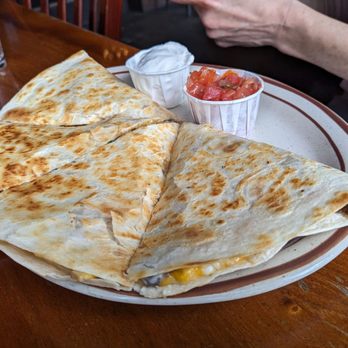 9 LB Hammer - a plate of quesadillas - Dive Bars Near Me - Seattle, Washington 9 LB Hammer - a plate of quesadillas - Dive Bars Near Me - Seattle, Washington