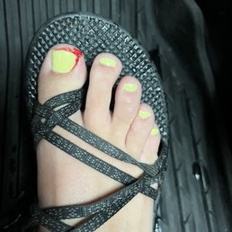 Got a basic gel pedicure. This is how I left the salon.