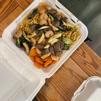 Be-Em Asian Kitchen - Shrimp & Steak, Noodles, Sweet Carrots, Grilled Onions, Mushrooms, Zucchini - Japanese Near Me - Charlotte, North Carolina Be-Em Asian Kitchen - Shrimp & Steak, Noodles, Sweet Carrots, Grilled Onions, Mushrooms, Zucchini - Japanese Near Me - Charlotte, North Carolina