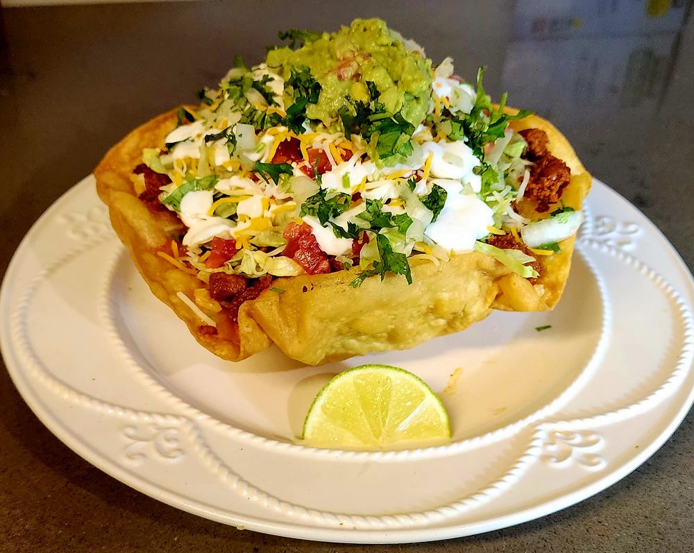 Tacos La Roca Logo