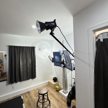 123 Cheese! Self-Portrait Photo Studio  - Session Photography Near Me - Long Beach, California
