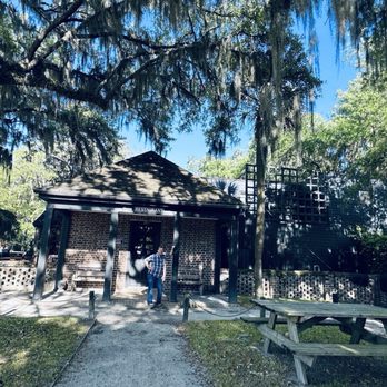 Middleton Place Restaurant - Seafood Near Me - Charleston, South Carolina Middleton Place Restaurant - Seafood Near Me - Charleston, South Carolina