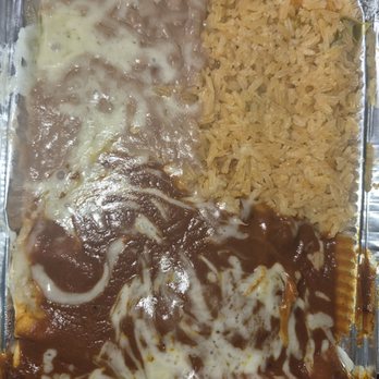 Los Dos Hermanos - Chicken enchiladas with rice and beans - Mexican Near Me - Hayward, California Los Dos Hermanos - Chicken enchiladas with rice and beans - Mexican Near Me - Hayward, California