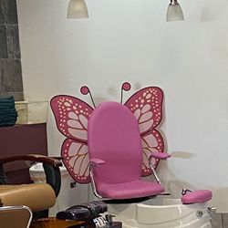 QT Nails & Spa