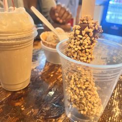 MayLynn's Creamery Downtown - Sweet treats