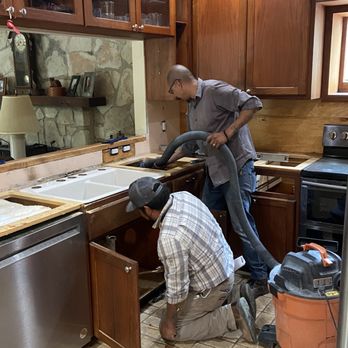 Austin's Custom Tops - The crews coordinated well together to minimize disruption. - Countertop Installation Near Me - Austin, Texas