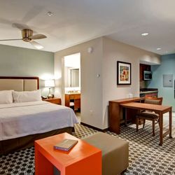 Guest room bath