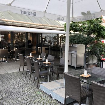 Café Rischart Am Markt - Terrace overlooking the Viktualien market / Terrasse mit Blick auf den Viktualienmarkt - Bakeries Near Me - Munich, BY