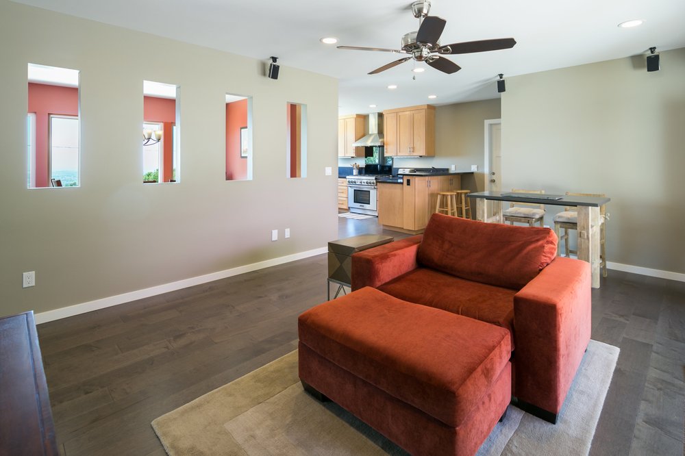 Slide of Vazana Construction