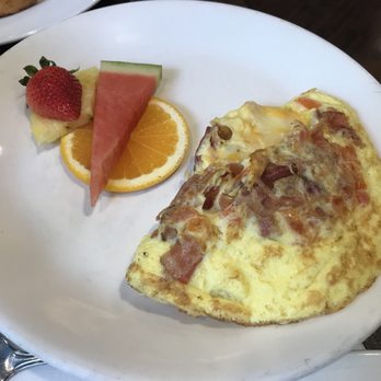 Harold's Kitchen & Bar - Breakfast buffet - Pubs Near Me - Richmond, British Columbia Harold's Kitchen & Bar - Breakfast buffet - Pubs Near Me - Richmond, British Columbia