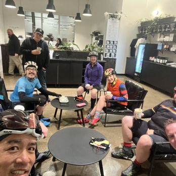 Tala Coffee Roasters - Lots of tables and chairs to work or chat - Coffee Roasteries Near Me - Libertyville, Illinois