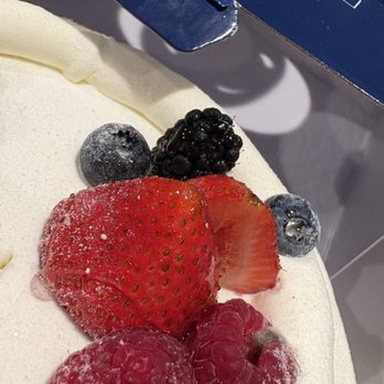 Paris Baguette - Gross - Bakeries Near Me - North Hollywood, California Paris Baguette - Gross - Bakeries Near Me - North Hollywood, California