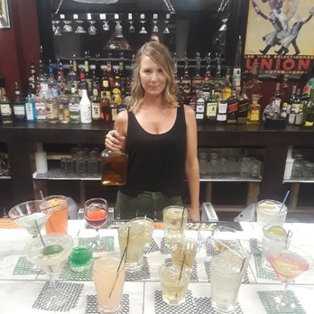 Cleveland Bartending School - 16 Cocktails in 8 minutes! Amazing! - Bartending Schools Near Me - Lyndhurst, Ohio