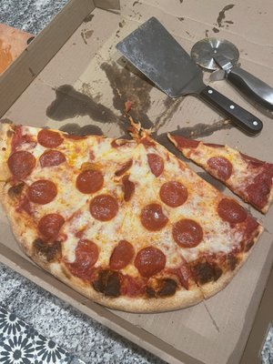 Gino's Pizza by null