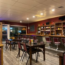 Three Mile - Dining room