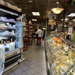Costantino's Venda Bar & Ristorante - Inside